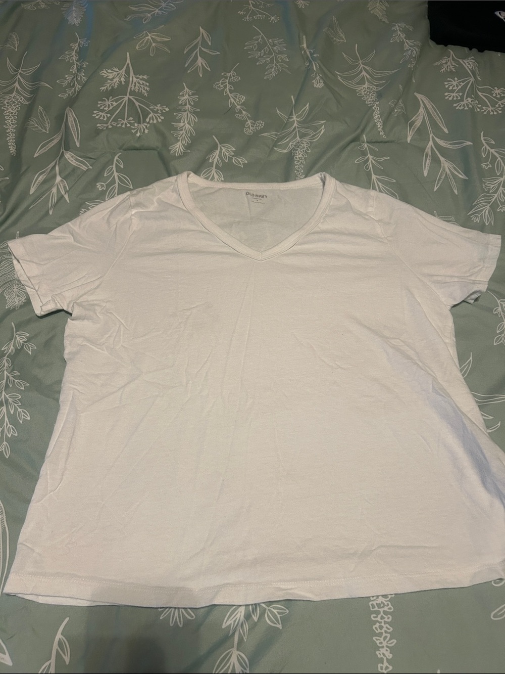Old Navy White V-Neck Short Sleeve Tee